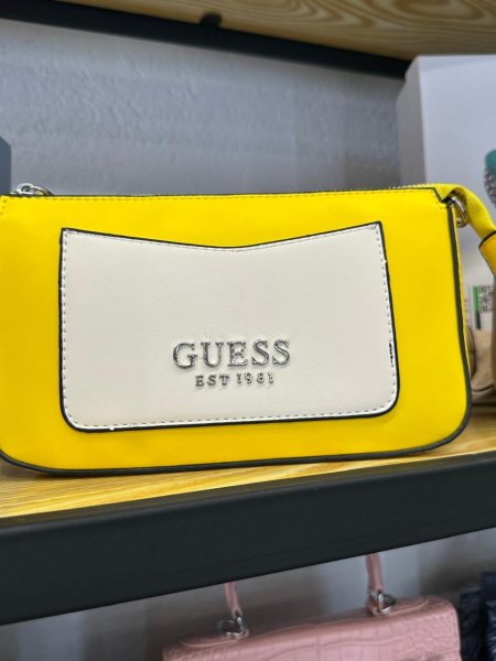 شنطة يد صبايا ماركة Guess