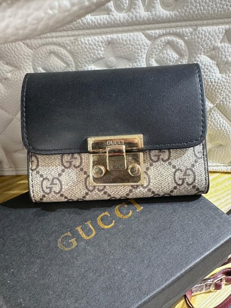 جزدان ماركة Gucci