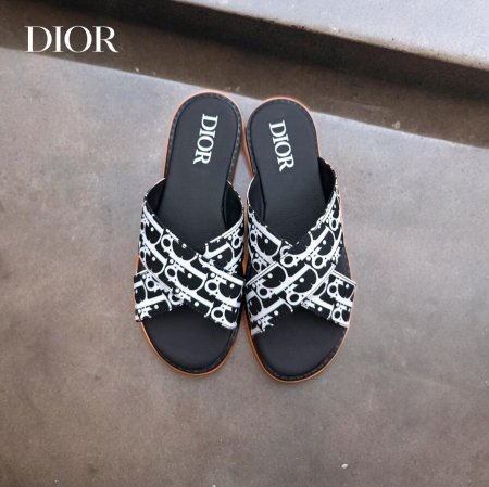 سلبر ماركة Dior ستاتي - أبيض مع أسود