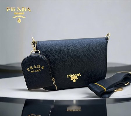 شنطة Prada ستاتي - أسود <br> <span class='text-color-warm'>نفدت الكمية</span>